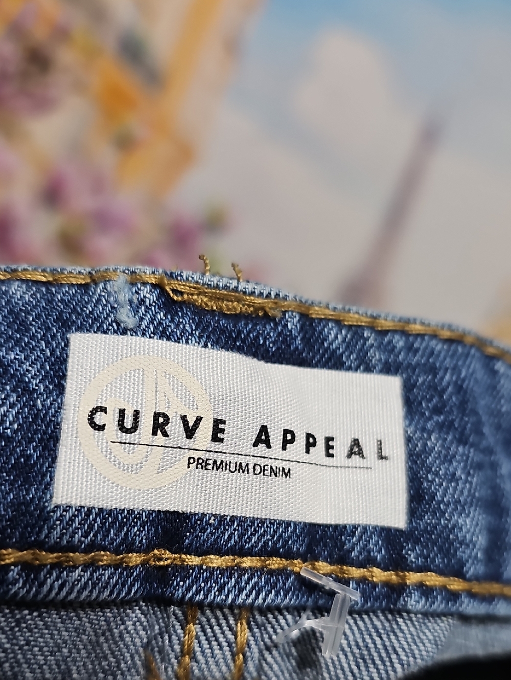 Curve Appeal Mid-Dark Wash Straight Jeans Size 2/26 New - Picture 4 of 6